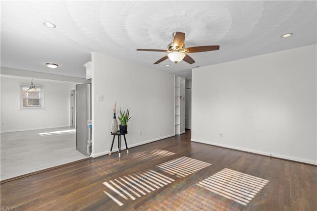 406 Stalham RD, Chesapeake, VA 23325