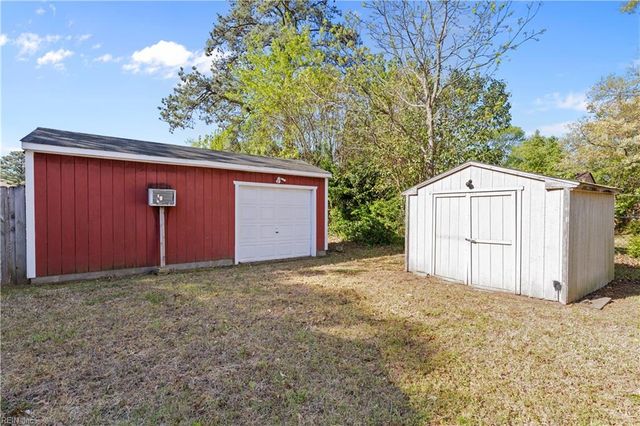 406 Stalham RD, Chesapeake, VA 23325