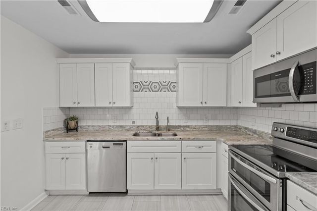 406 Stalham RD, Chesapeake, VA 23325