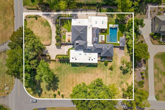 6210 Hickory Valley Rd, Nashville, TN 37205