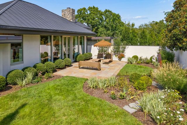 6210 Hickory Valley Rd, Nashville, TN 37205