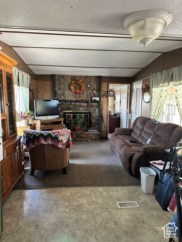 1086 E MAIN ST, Wellington, UT 84542