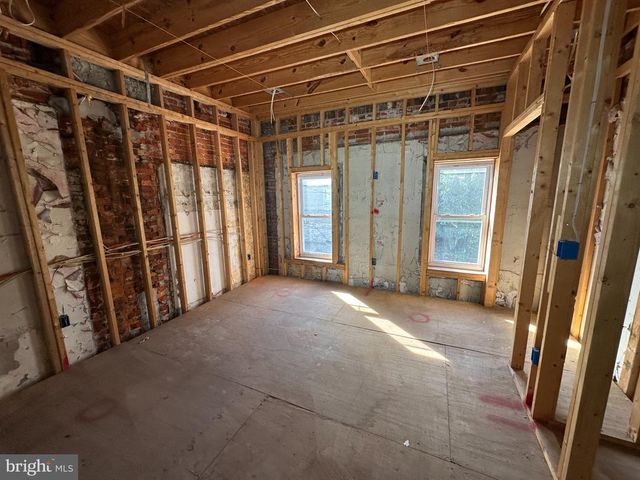 829 N 39TH ST, Philadelphia, PA 19104