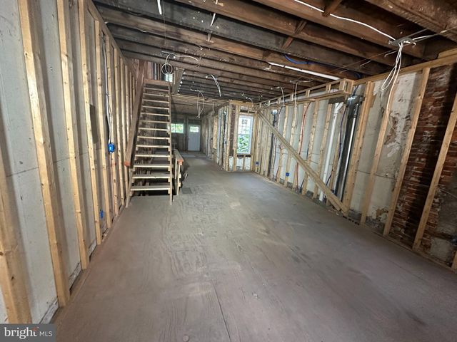 829 N 39TH ST, Philadelphia, PA 19104
