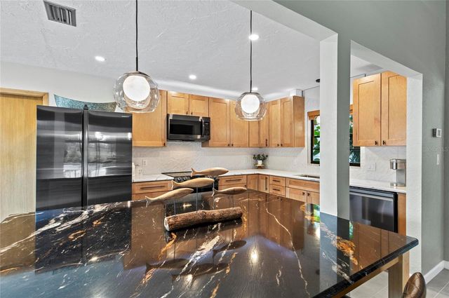 6107 45TH STREET W, Bradenton, FL 34210