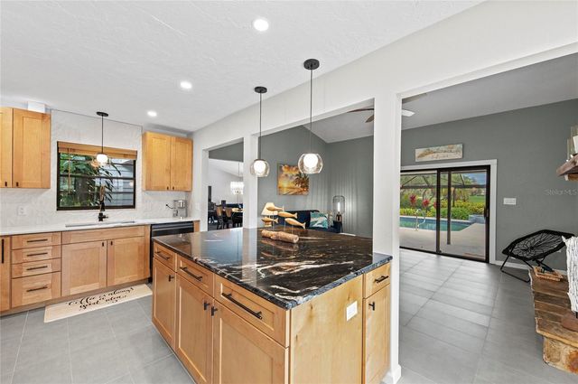 6107 45TH STREET W, Bradenton, FL 34210