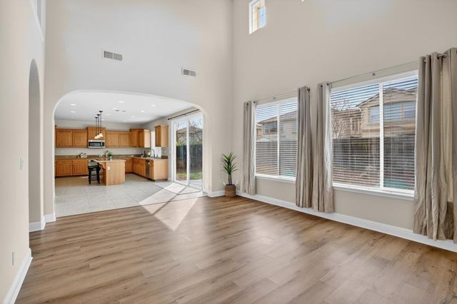 12410 Canyonlands Dr, Rancho Cordova, CA 95742