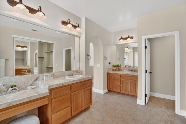 12410 Canyonlands Dr, Rancho Cordova, CA 95742