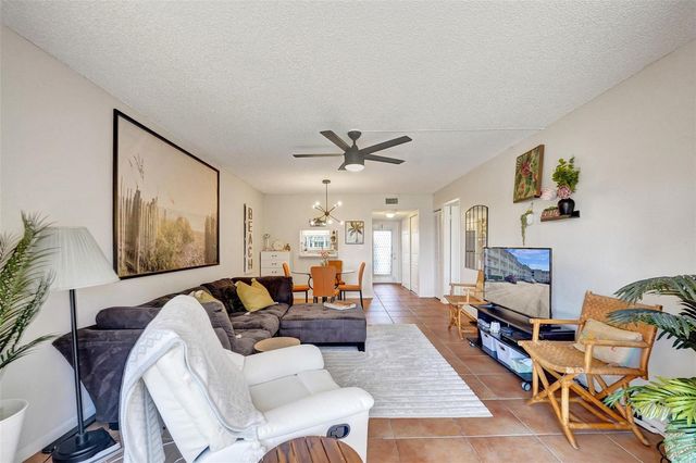 6570 Royal Palm Boulevard 210j, Margate, FL 33063