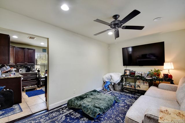 714 S Milam, Seguin, TX 78155