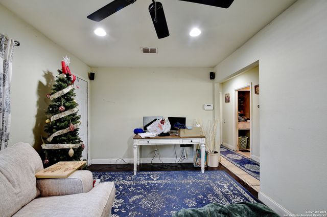 714 S Milam, Seguin, TX 78155