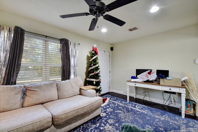 714 S Milam, Seguin, TX 78155