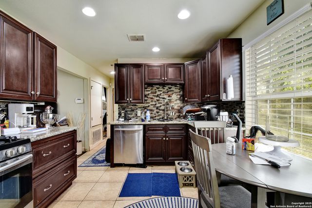 714 S Milam, Seguin, TX 78155