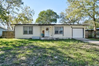 714 S Milam, Seguin, TX 78155