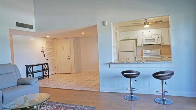 2601 Boundbrook Boulevard 206, Palm Springs, FL 33406