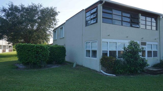 2601 Boundbrook Boulevard 206, Palm Springs, FL 33406