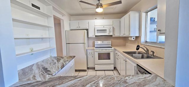 2601 Boundbrook Boulevard 206, Palm Springs, FL 33406