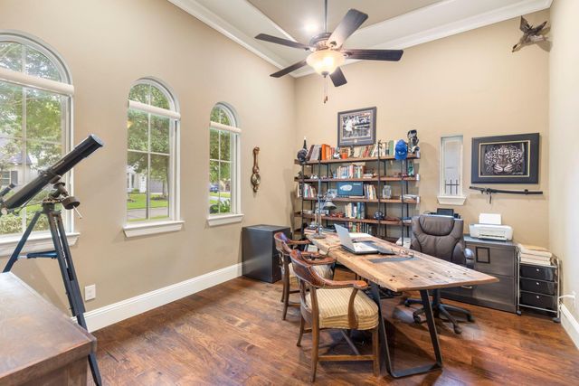 39 Pondera Point Dr, Tomball, TX 77375