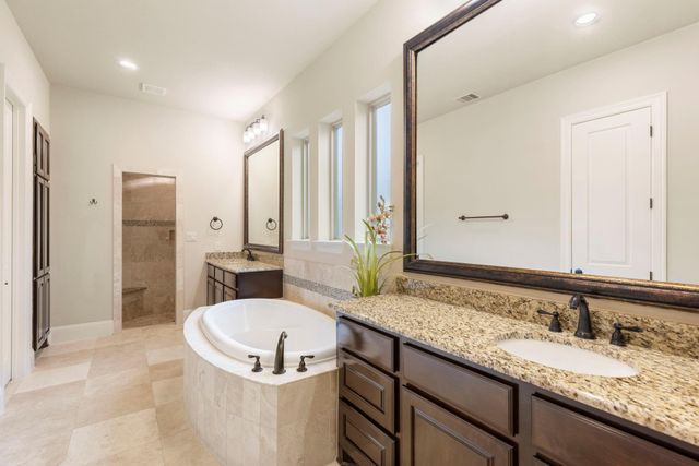 39 Pondera Point Dr, Tomball, TX 77375
