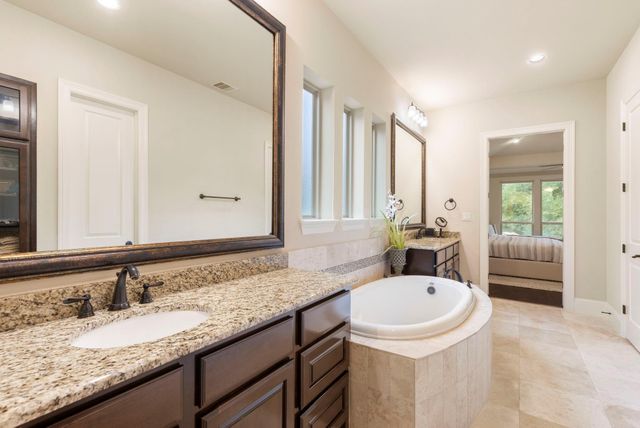39 Pondera Point Dr, Tomball, TX 77375