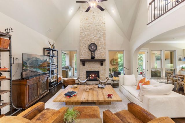 39 Pondera Point Dr, Tomball, TX 77375