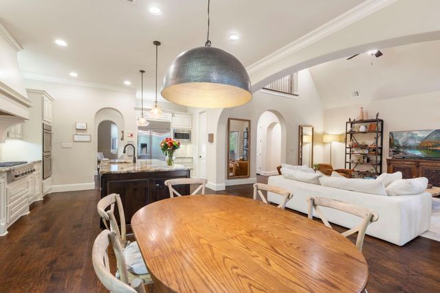 39 Pondera Point Dr, Tomball, TX 77375