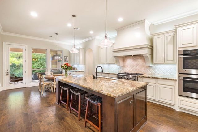 39 Pondera Point Dr, Tomball, TX 77375