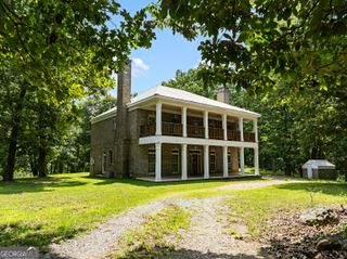 286 Killarney Way, Kingston, GA 30145