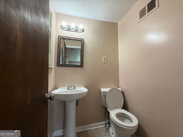 8472 Sheridan Drive, Jonesboro, GA 30236