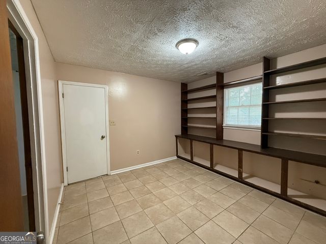 8472 Sheridan Drive, Jonesboro, GA 30236