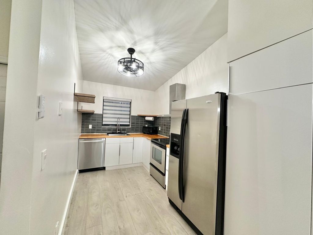 3000 Norwood Place 201, Boca Raton, FL 33431