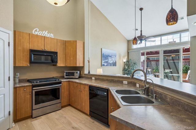 8546 Gold Peak Lane C, Highlands Ranch, CO 80130