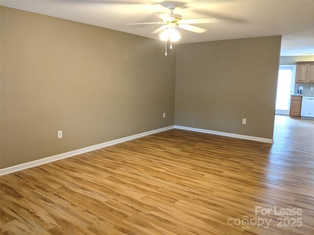 140 Locomotive Lane 106, Mooresville, NC 28115