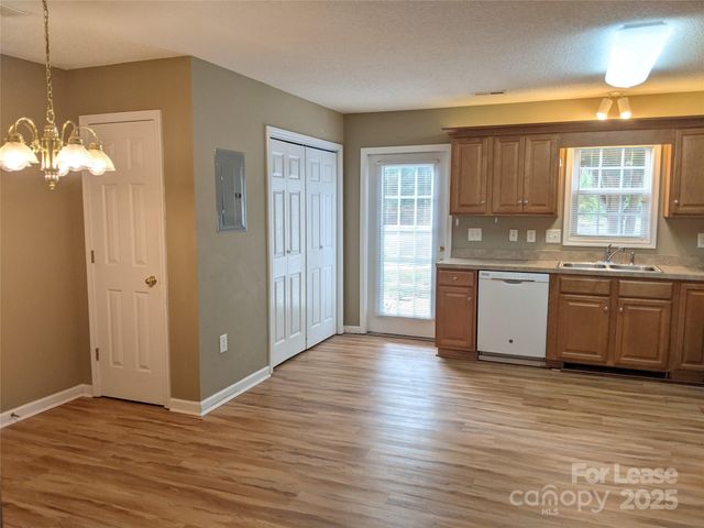 140 Locomotive Lane 106, Mooresville, NC 28115