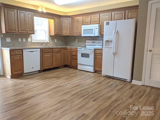 140 Locomotive Lane 106, Mooresville, NC 28115