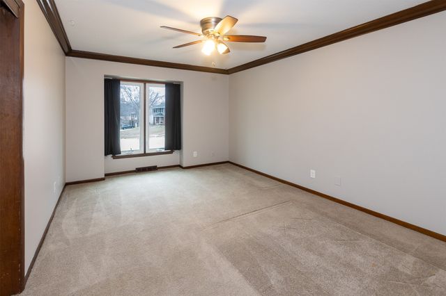 7508 Benton Drive, Urbandale, IA 50322