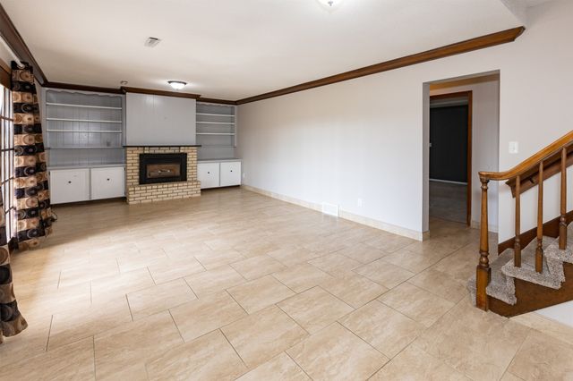 7508 Benton Drive, Urbandale, IA 50322