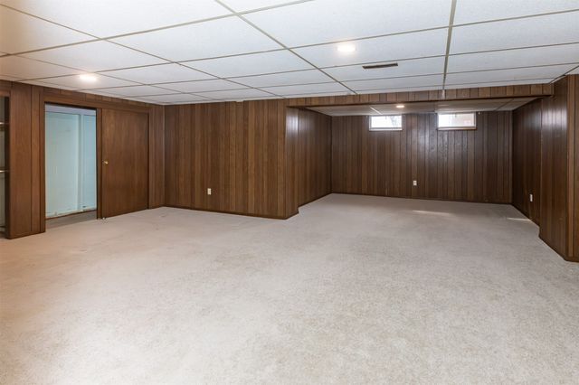 7508 Benton Drive, Urbandale, IA 50322