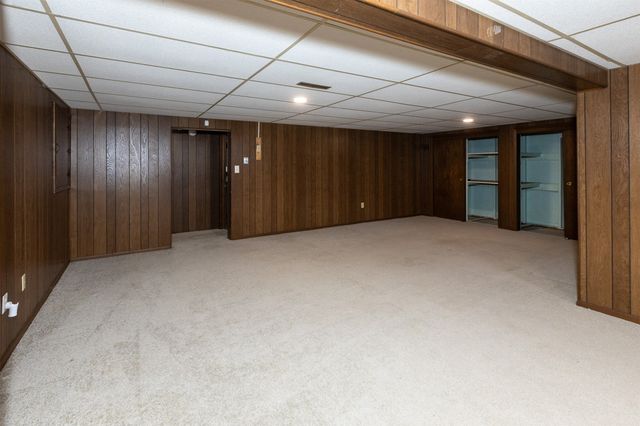 7508 Benton Drive, Urbandale, IA 50322