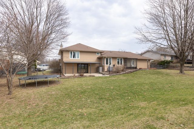 7508 Benton Drive, Urbandale, IA 50322