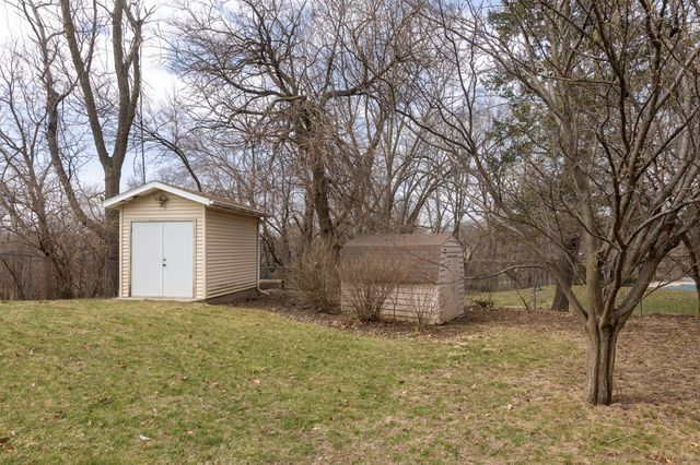 7508 Benton Drive, Urbandale, IA 50322