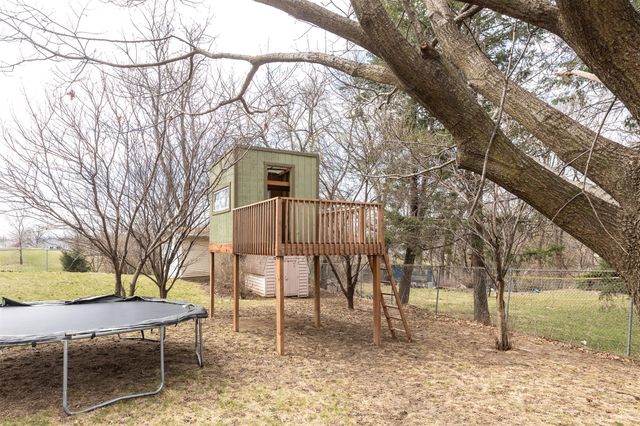 7508 Benton Drive, Urbandale, IA 50322