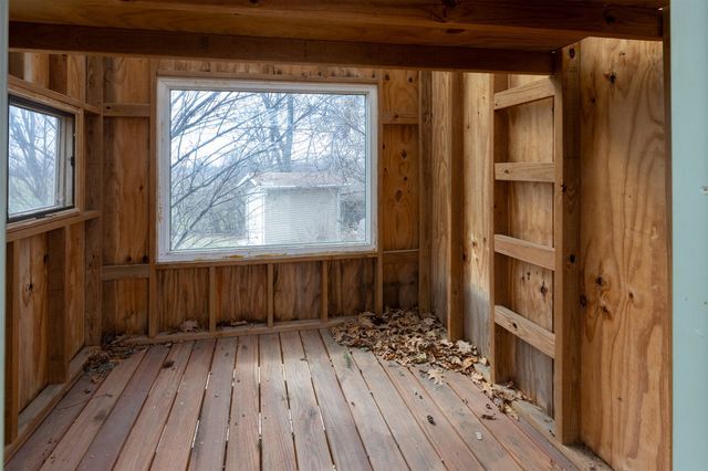 7508 Benton Drive, Urbandale, IA 50322