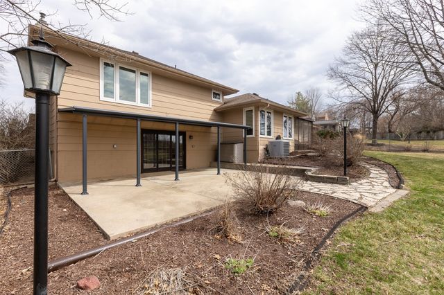 7508 Benton Drive, Urbandale, IA 50322