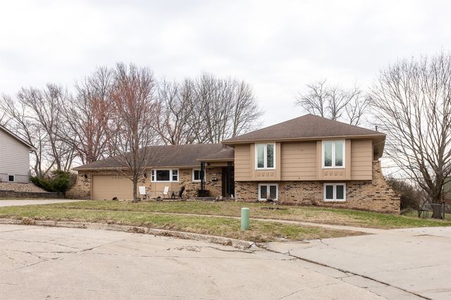 7508 Benton Drive, Urbandale, IA 50322