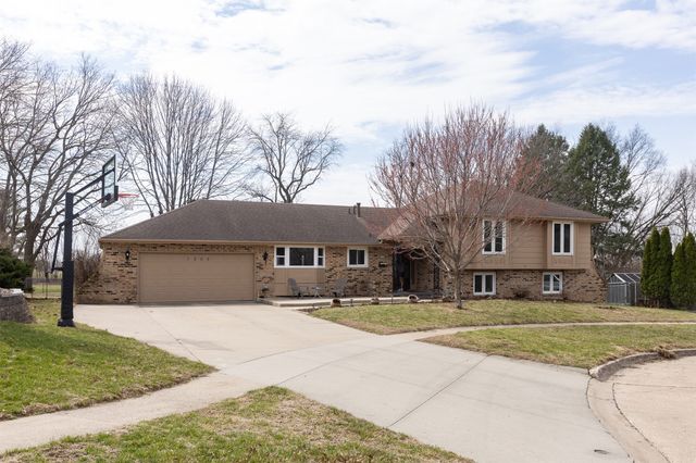 7508 Benton Drive, Urbandale, IA 50322