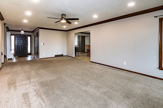 7508 Benton Drive, Urbandale, IA 50322