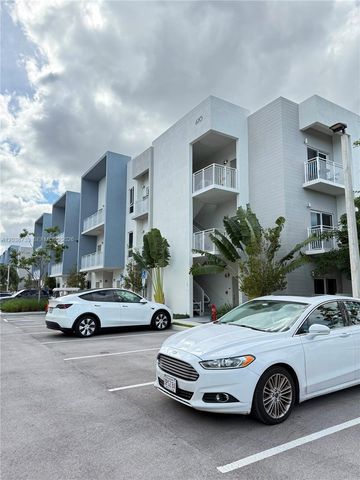 610 NE 2nd Street 305, Dania Beach, FL 33004