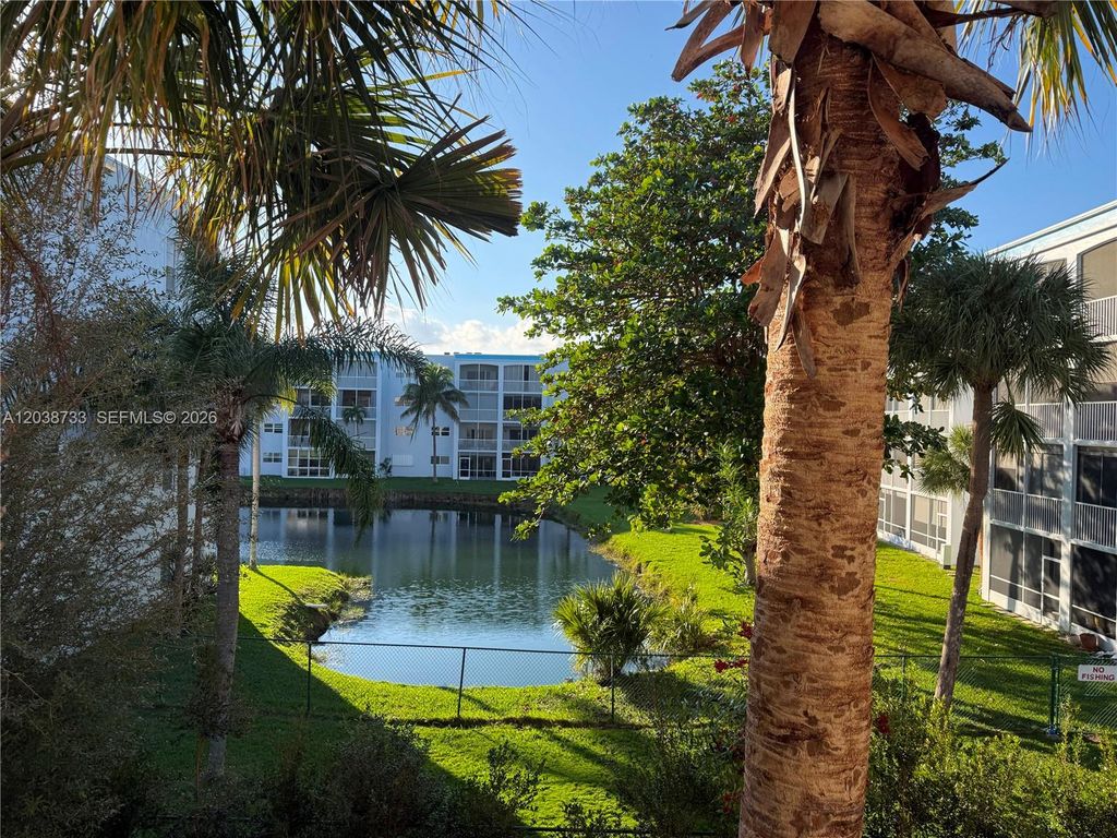 610 NE 2nd Street 305, Dania Beach, FL 33004