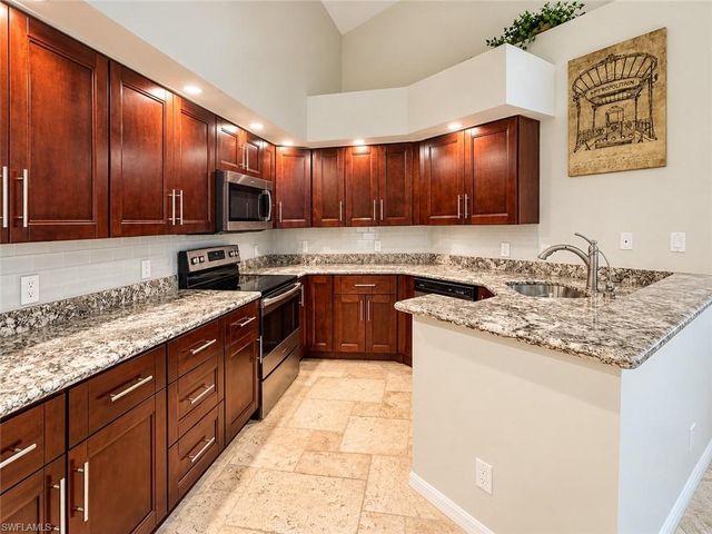181 Napa Ridge RD E 35, Naples, FL 34119
